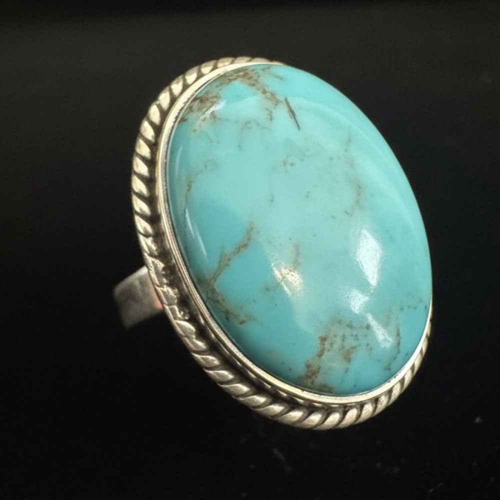 Sterling Silver Kingman Turquoise Oval Statement Ring‎ -